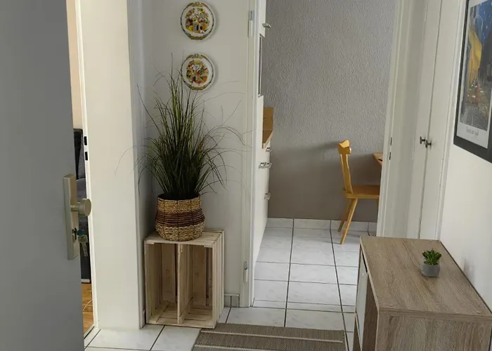 Ruhige 2-zimmer-wohnung Mit Parkplatz & Balkon * Salzgitter